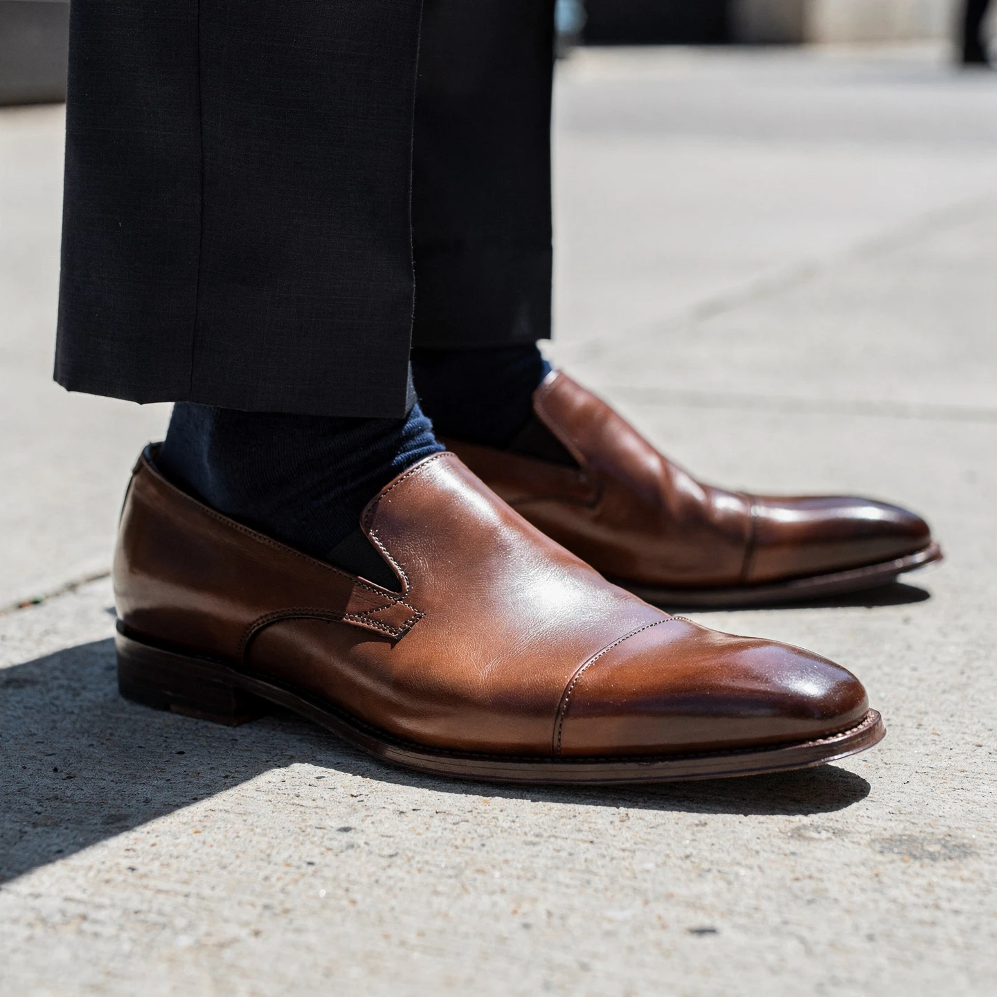 Jakie skarpetki założyć do garnituru - praktyczne wskazówki dla eleganckiego mężczyzny